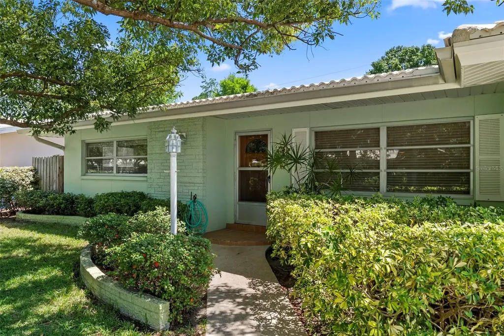 1413 Embassy Drive Clearwater FL 33764