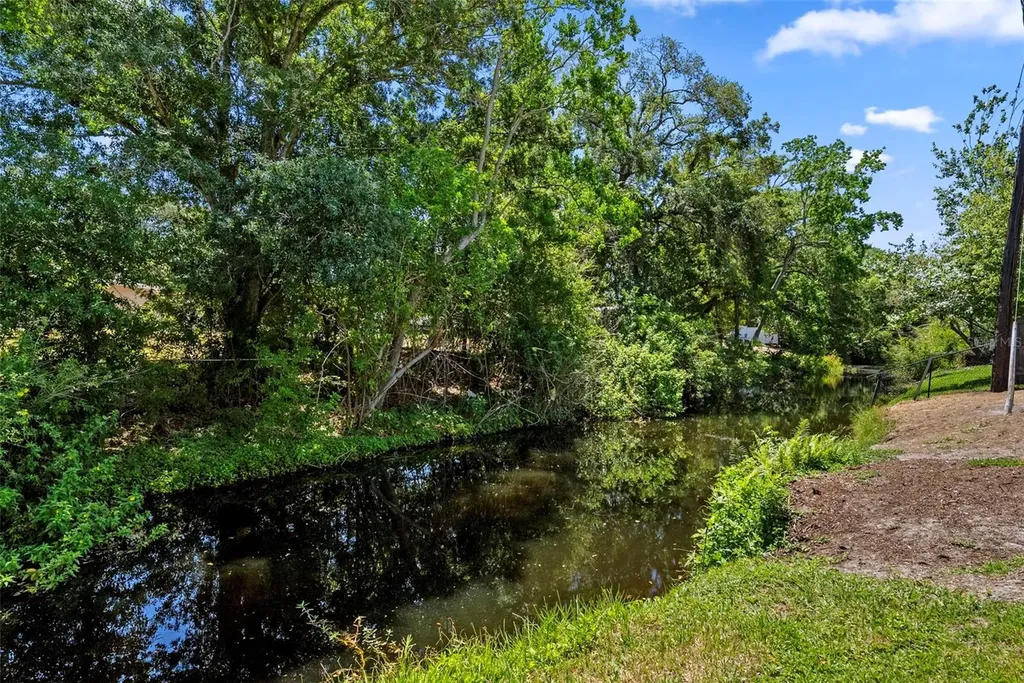 1413 Embassy Drive Clearwater FL 33764