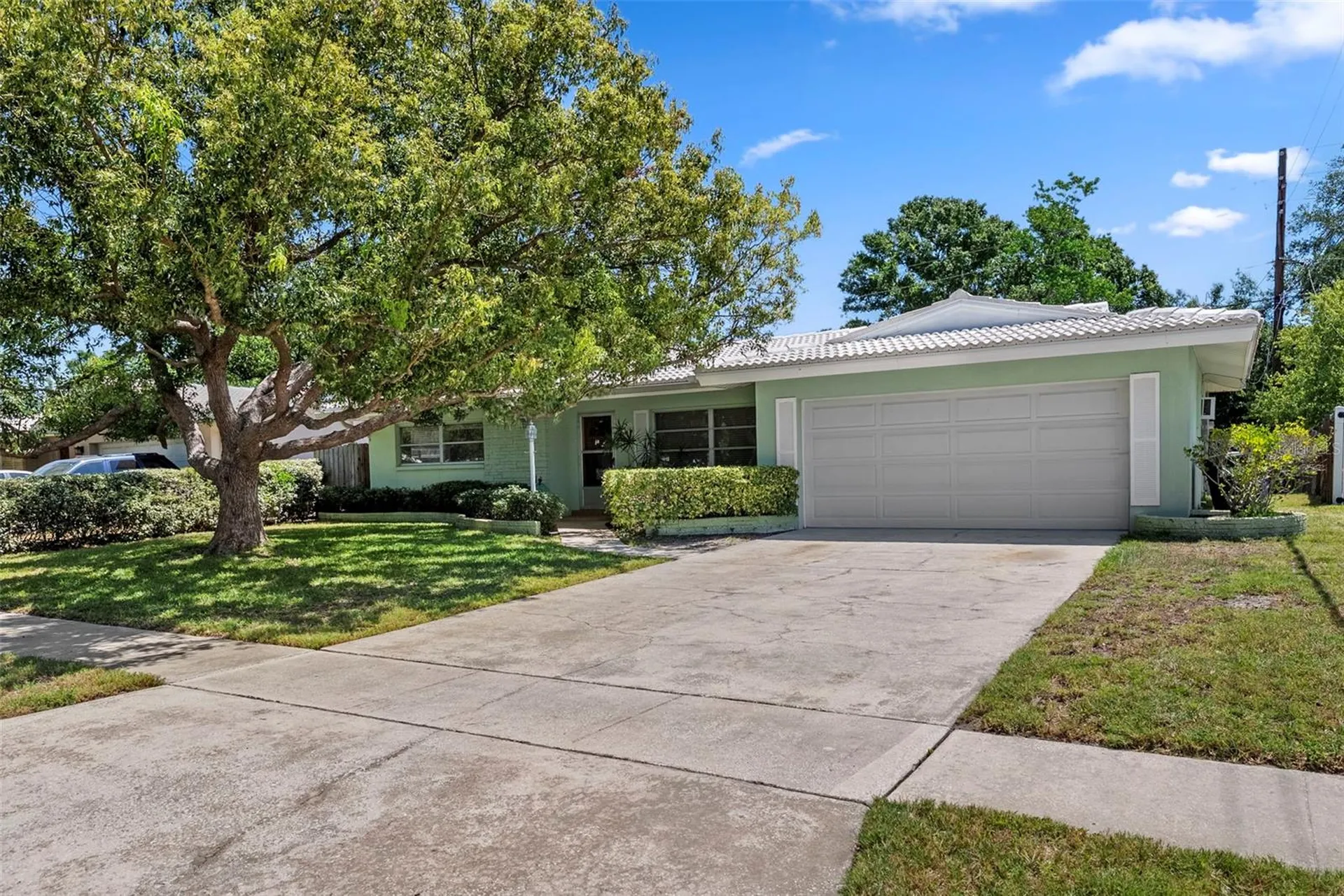 1413 Embassy Drive Clearwater FL 33764