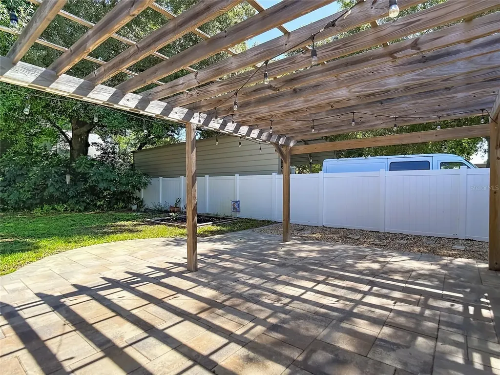 135 Connie Avenue Tampa FL 33613