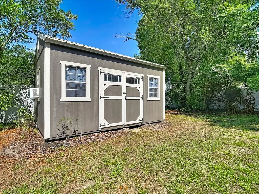 135 Connie Avenue Tampa FL 33613