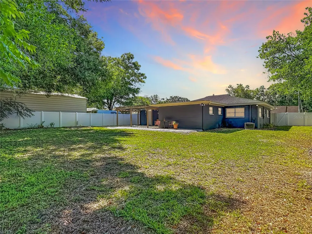 135 Connie Avenue Tampa FL 33613