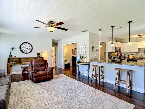 135 Connie Avenue Tampa FL 33613