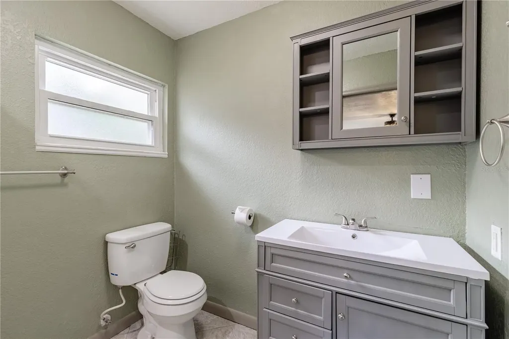 210 Donna Street Tavares FL 32778