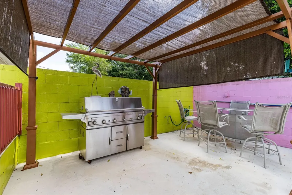 210 Donna Street Tavares FL 32778