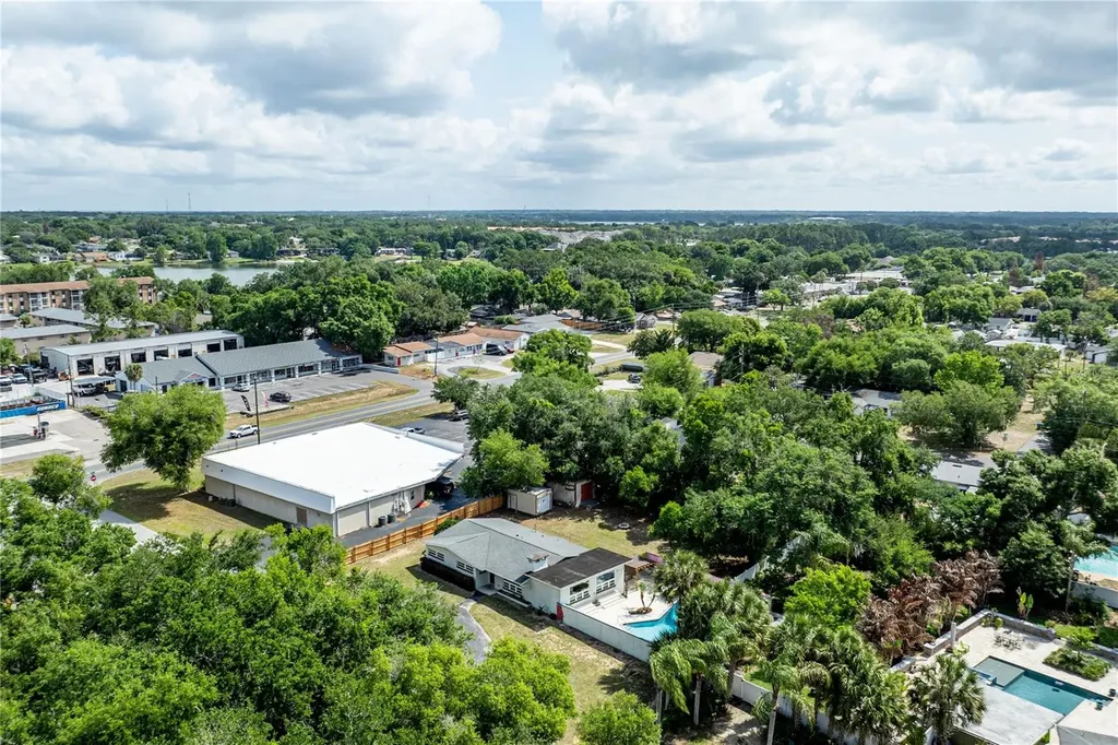 210 Donna Street Tavares FL 32778