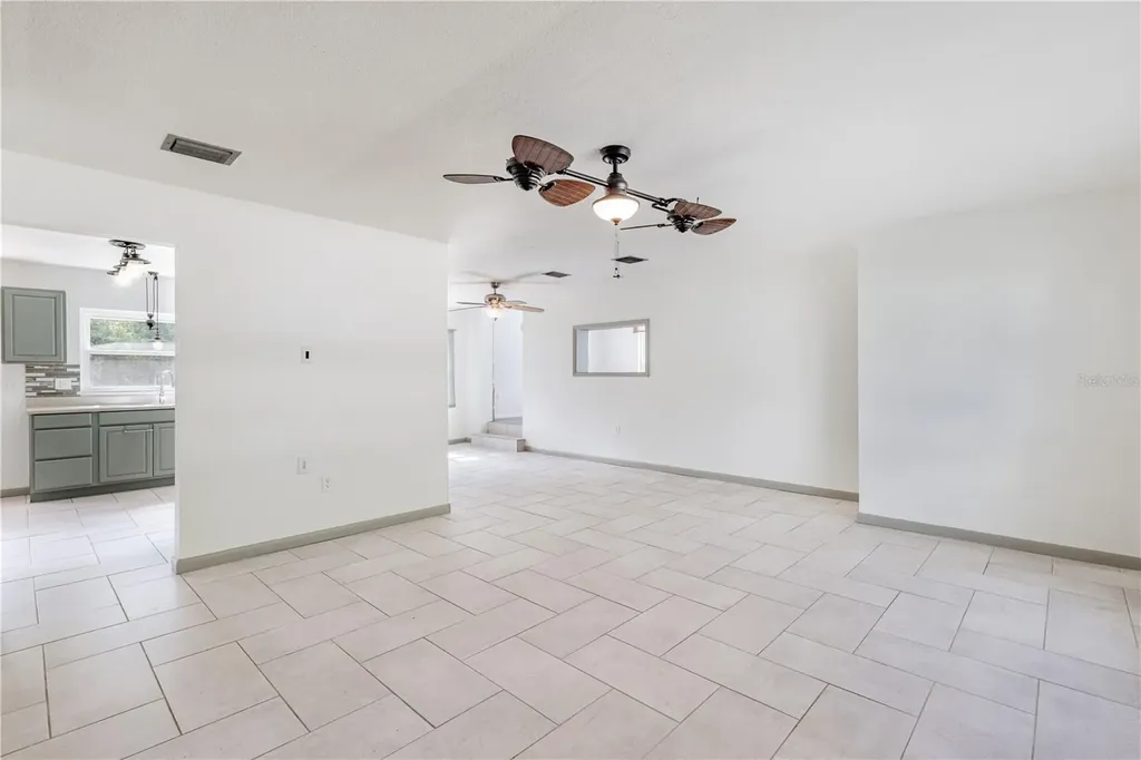 210 Donna Street Tavares FL 32778