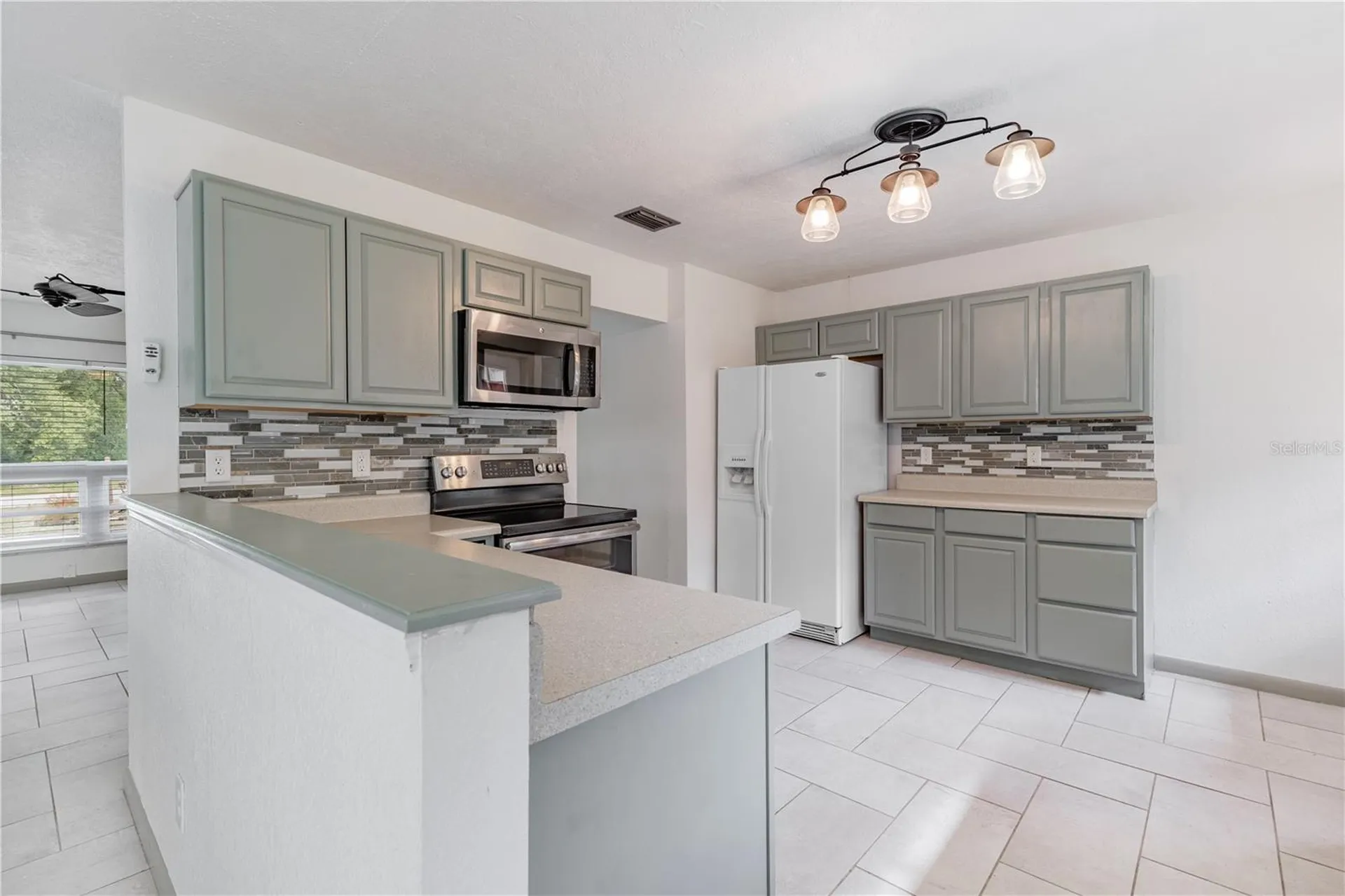 210 Donna Street Tavares FL 32778