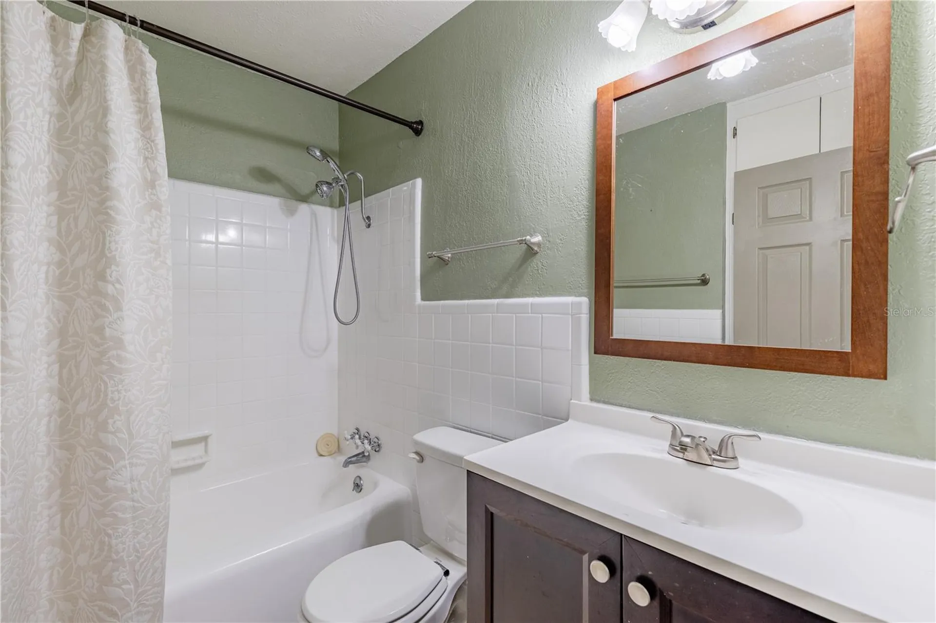 210 Donna Street Tavares FL 32778