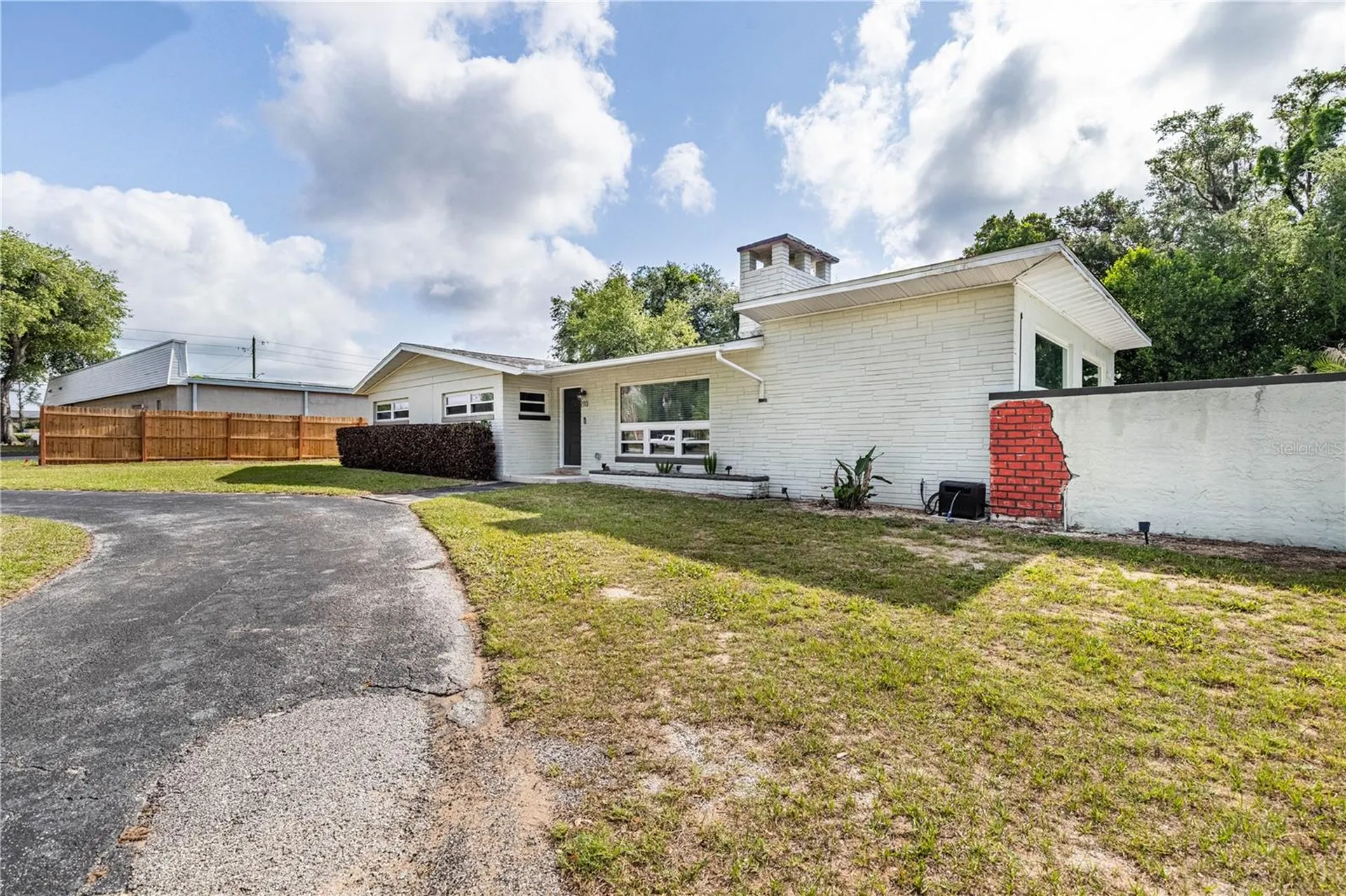 210 Donna Street Tavares FL 32778