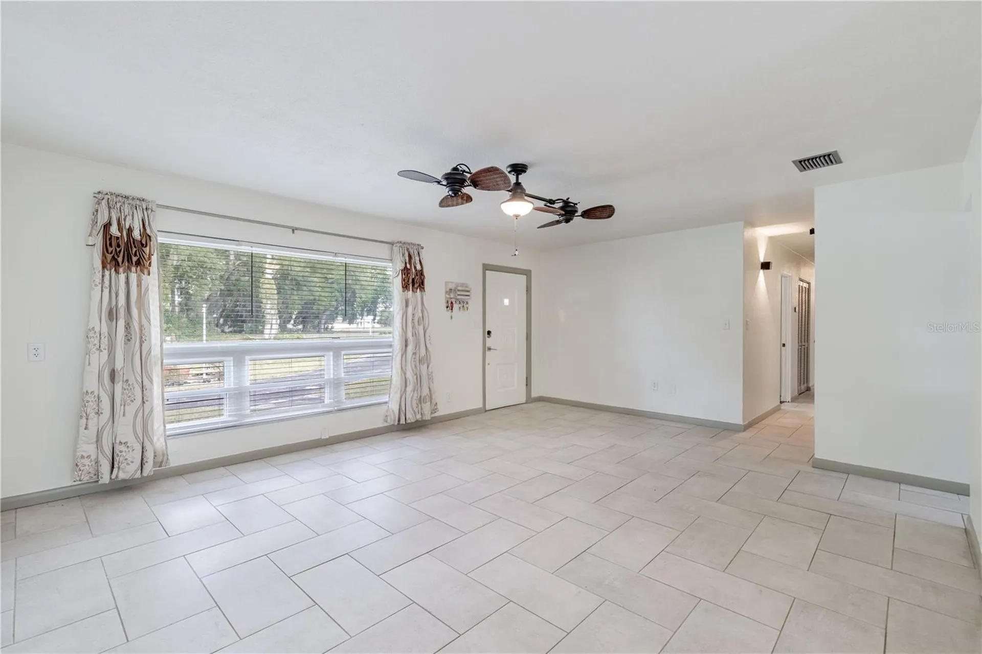 210 Donna Street Tavares FL 32778