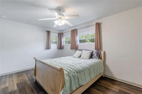 210 Donna Street Tavares FL 32778