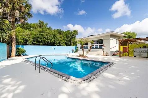 210 Donna Street Tavares FL 32778