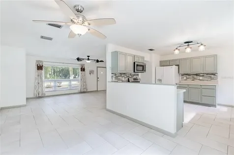 210 Donna Street Tavares FL 32778