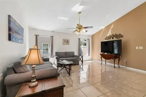 907 Brittany Park Boulevard Tarpon Springs FL 34689