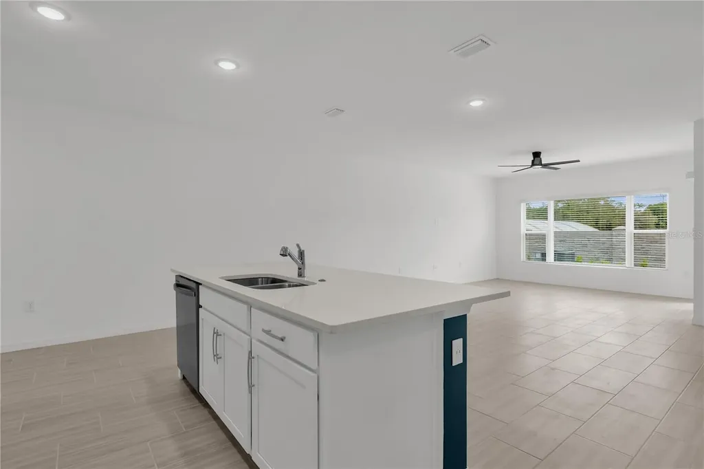 471 Thompson Village Avenue Apopka FL 32703