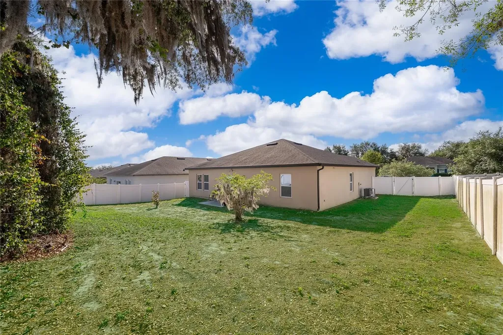 15824 Surfbird Court Mascotte FL 34753