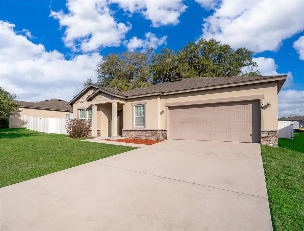 15824 Surfbird Court Mascotte FL 34753