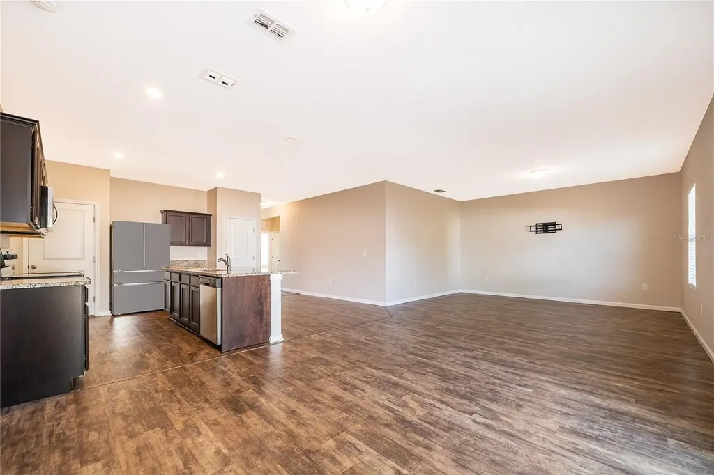 15824 Surfbird Court Mascotte FL 34753