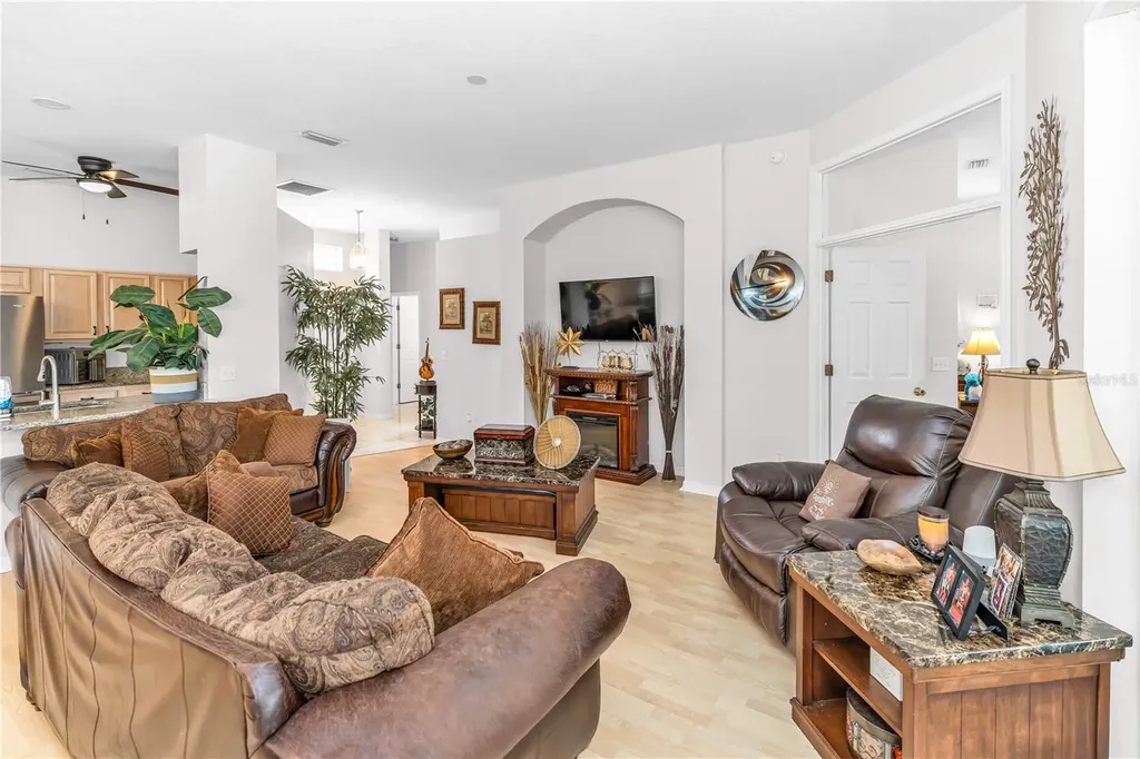 414 Fairlane Drive Debary FL 32713