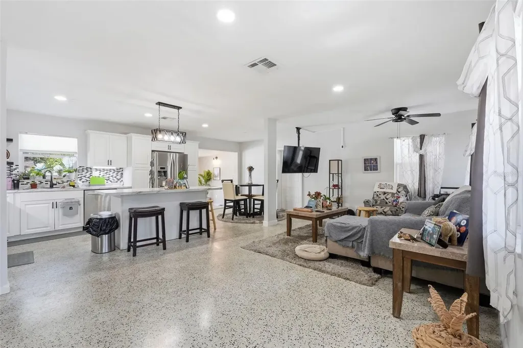 10107 N Aster Avenue Tampa FL 33612