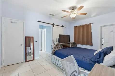 10107 N Aster Avenue Tampa FL 33612