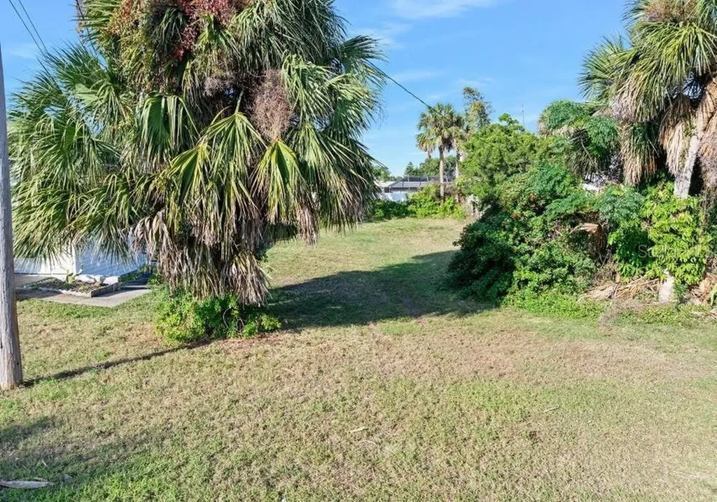 339 Manhattan Avenue Daytona Beach FL 32118
