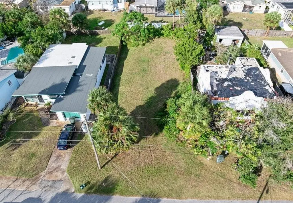 339 Manhattan Avenue Daytona Beach FL 32118