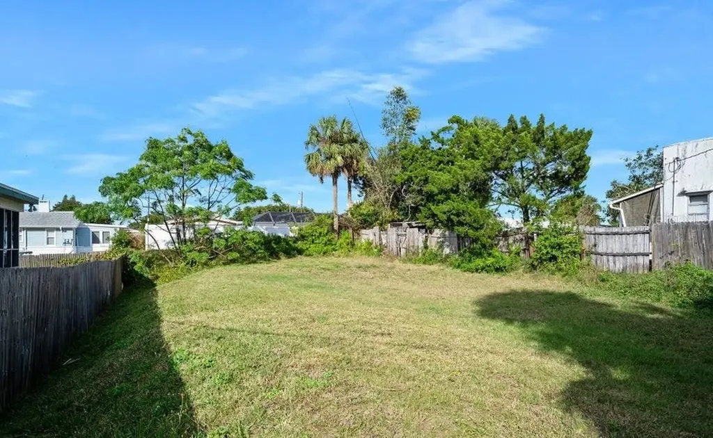 339 Manhattan Avenue Daytona Beach FL 32118