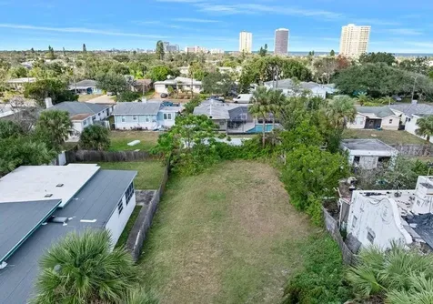 339 Manhattan Avenue Daytona Beach FL 32118