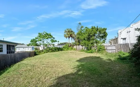 339 Manhattan Avenue Daytona Beach FL 32118