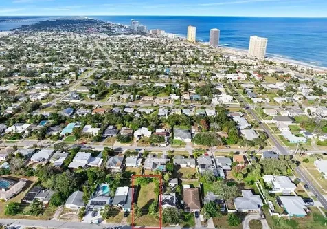 339 Manhattan Avenue Daytona Beach FL 32118