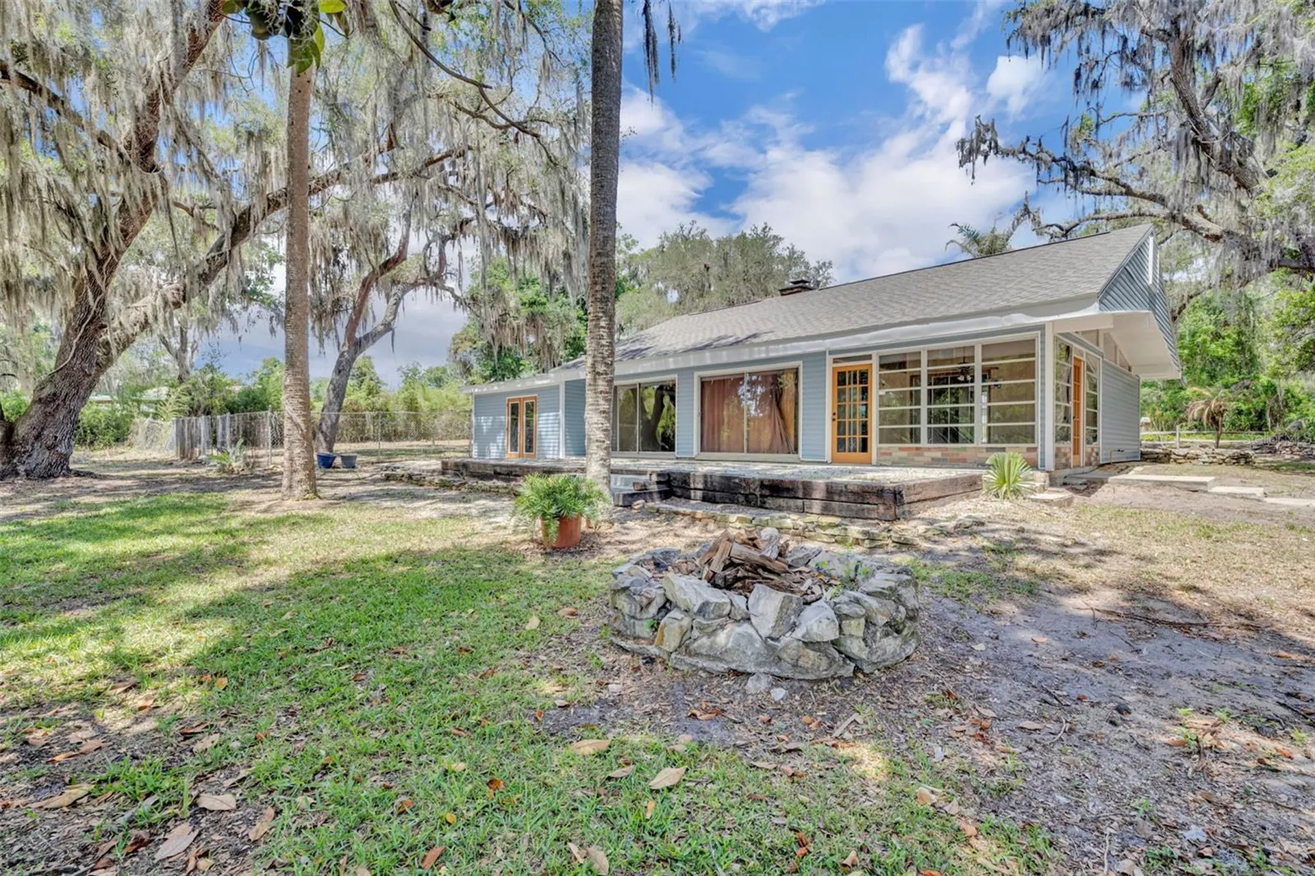 13450 SE 105th Terrace Ocklawaha FL 32179