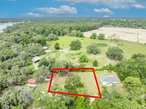 13450 SE 105th Terrace Ocklawaha FL 32179