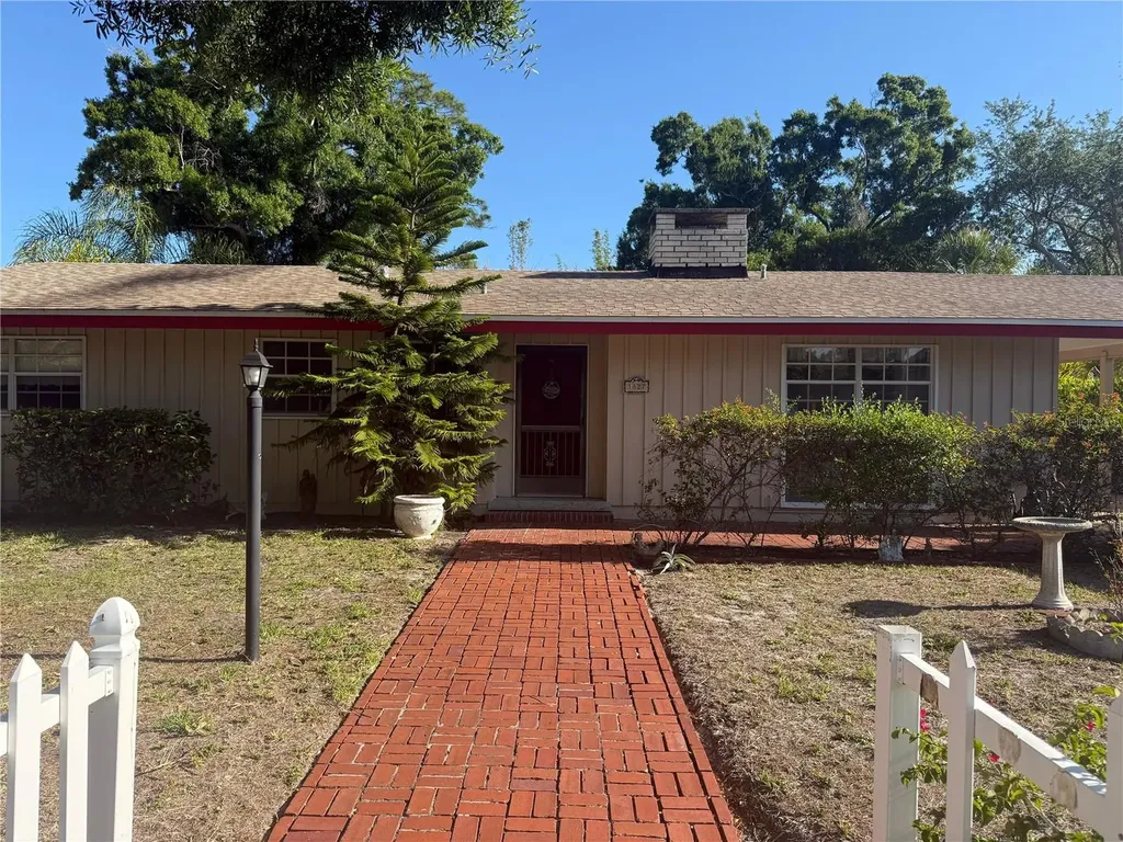 1827 Alta Vista Street Sarasota FL 34236