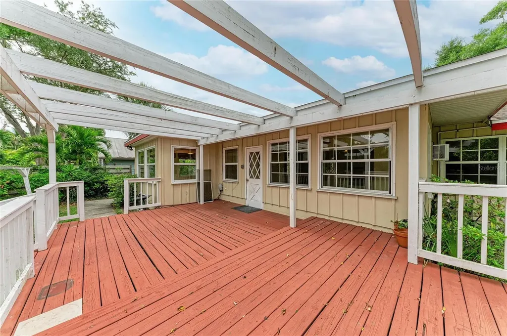 1827 Alta Vista Street Sarasota FL 34236