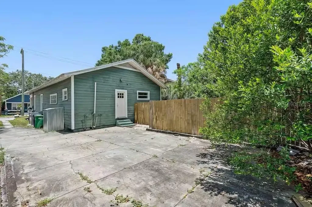 2213 E 3rd Avenue Tampa FL 33605