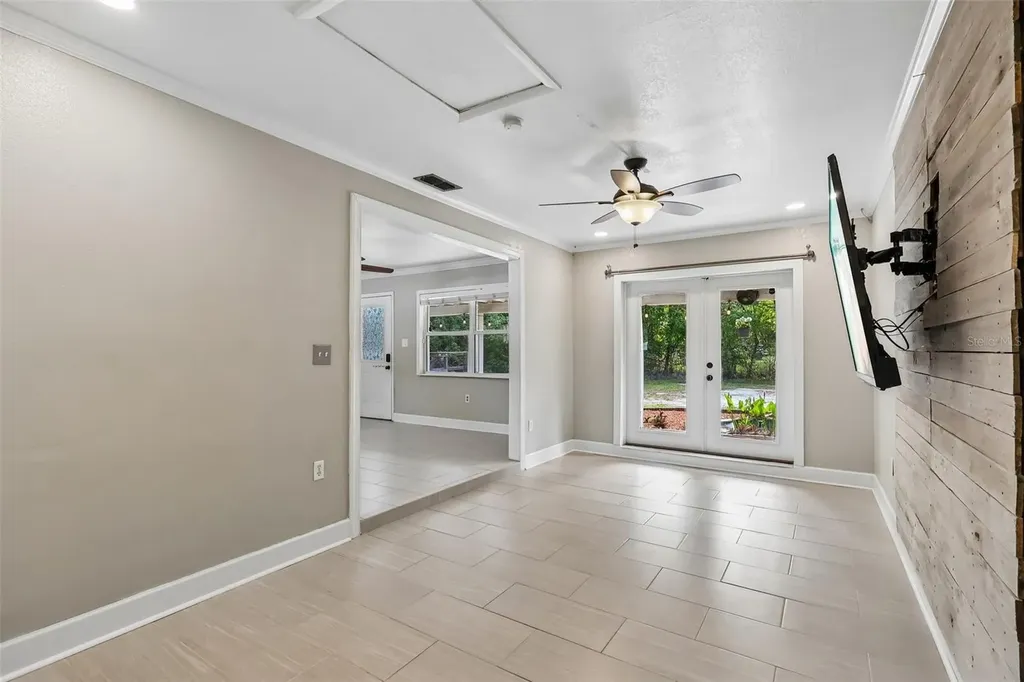 321 E 11th Avenue Mount Dora FL 32757