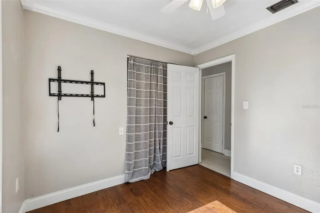 321 E 11th Avenue Mount Dora FL 32757