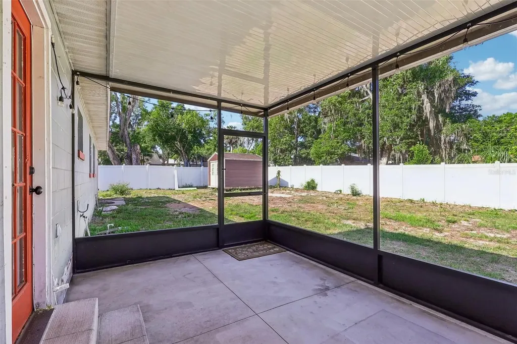 321 E 11th Avenue Mount Dora FL 32757