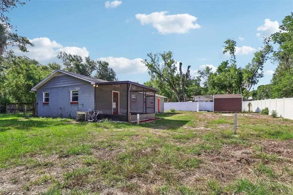 321 E 11th Avenue Mount Dora FL 32757