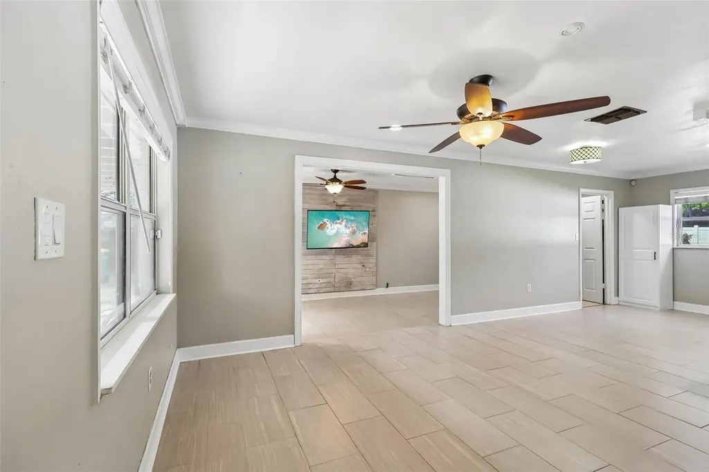 321 E 11th Avenue Mount Dora FL 32757