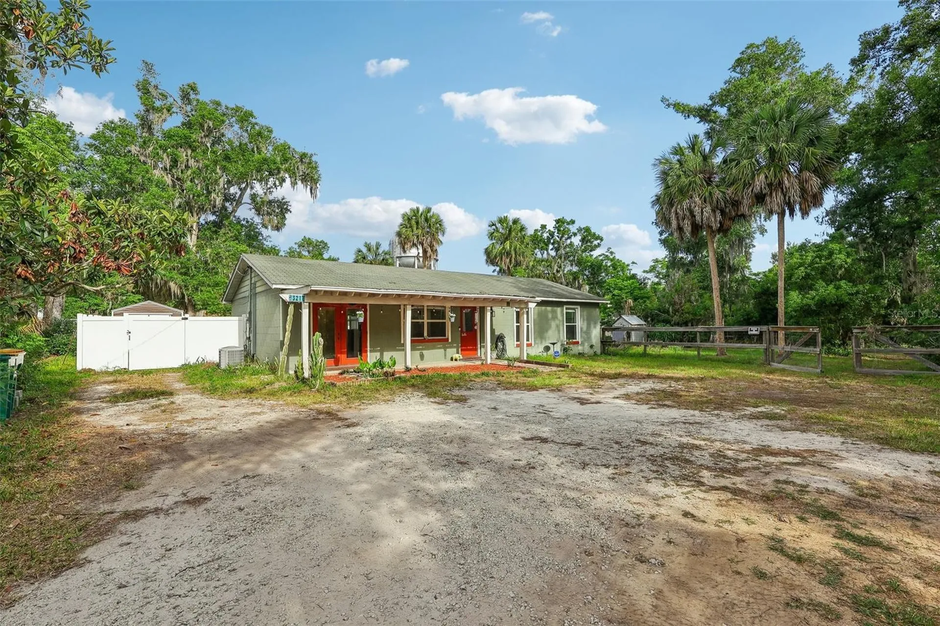 321 E 11th Avenue Mount Dora FL 32757
