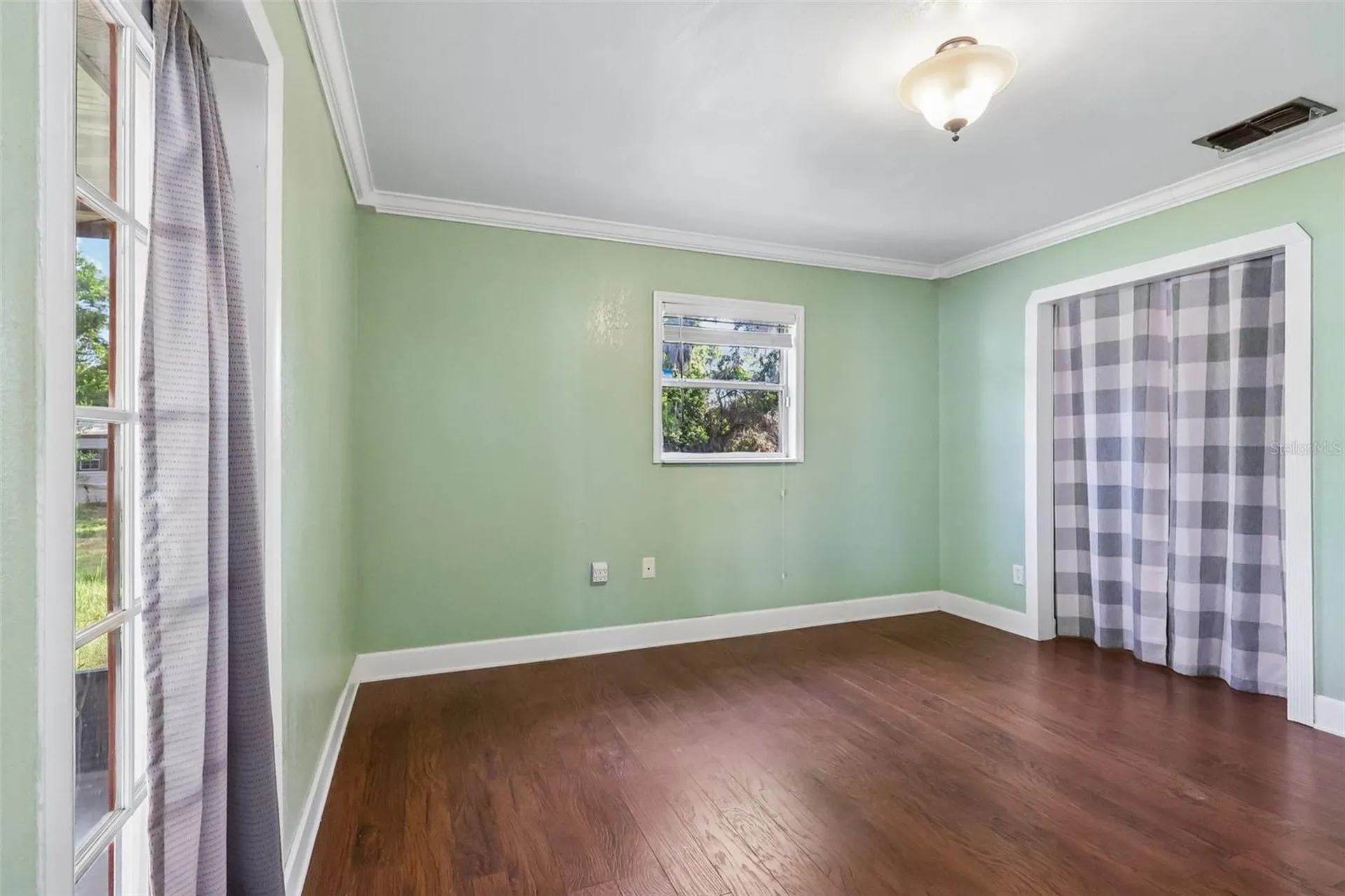321 E 11th Avenue Mount Dora FL 32757