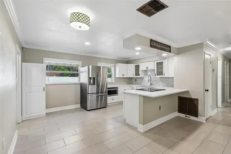 321 E 11th Avenue Mount Dora FL 32757