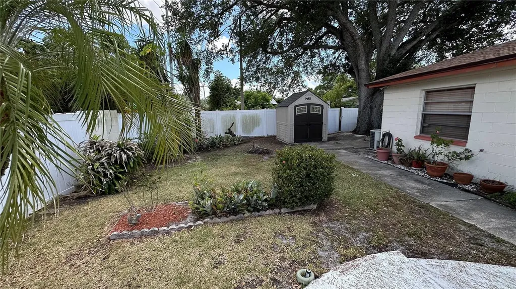 8603 Barkwood Place Tampa FL 33615