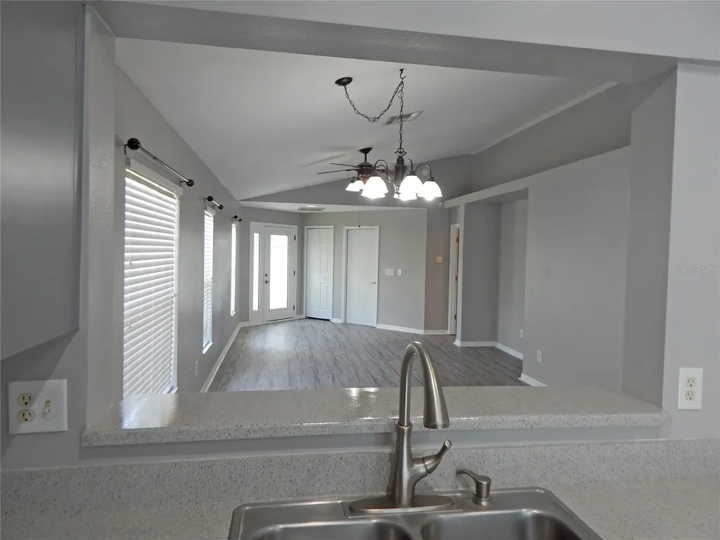 5827 Meadowpark Place Lithia FL 33547
