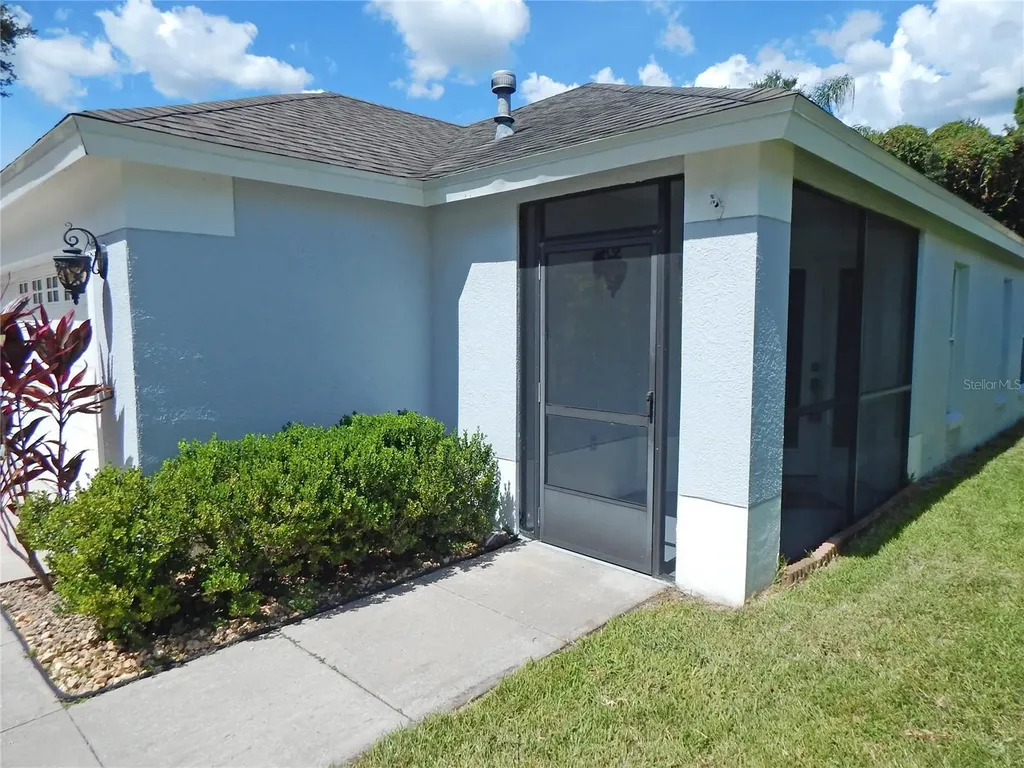 5827 Meadowpark Place Lithia FL 33547