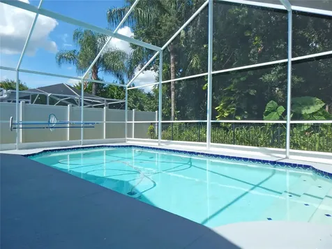 5827 Meadowpark Place Lithia FL 33547