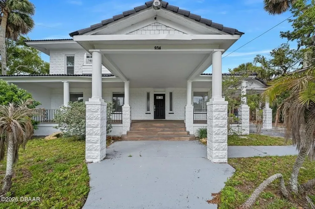 934 S Ridgewood Avenue Daytona Beach FL 32114